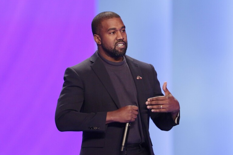 Kanye West : le rappeur américain change de nom et devient…