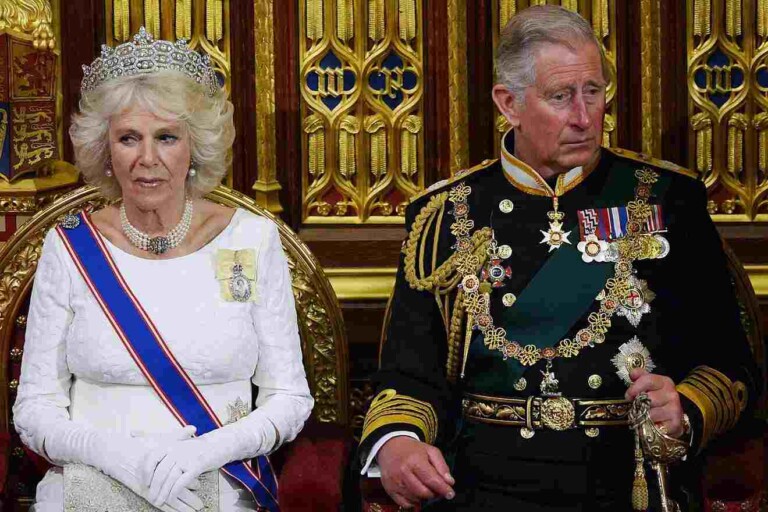 Charles III et Camilla: leur prétendu fils caché dévoile sa dernière lettre à  Elizabeth II