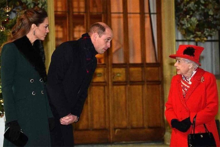 reine Elizabeth II , Kate Middleton et William @ version femina