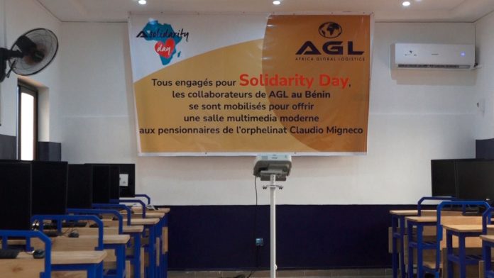 Programme Solidarity Day, le Groupe Africa Global Logistics fait don d'une salle multimÃ©dia Ã l'orphelinat Claudio Migneco.